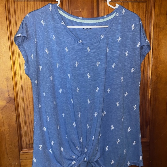 IZOD Size L Blue Cactus Print Women's Top twist knot hem - Picture 1 of 3